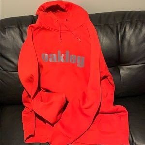 Adorable red Oakley hoodie xl